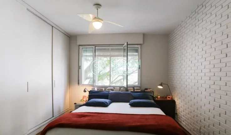 Imagem Apartamento com 162m², duas suítes, sendo uma máster com closet, hall, lavabo, sala de televisão...