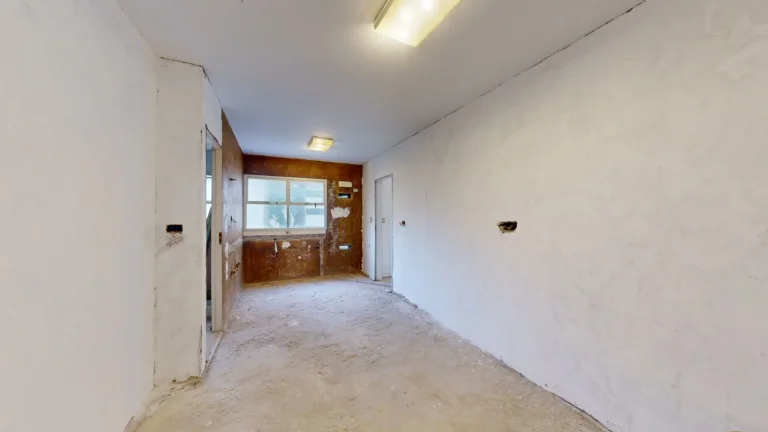 Imagem Apartamento em Reforma 156M², 3Q, 1 Banheiro, 2 Vagas.