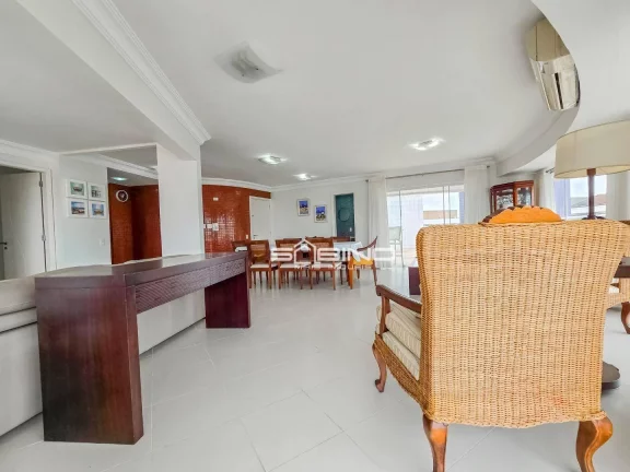 Imagem Cobertura de Alto Padrão à venda na Riviera, com 4 suítes 240m² de área útil, 5 vagas de garagem