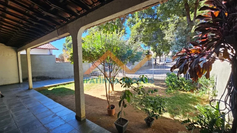 Imagem Casa térrea de 3 quartos e 2 vagas no Imbaúbas em Ipatinga Viva na área mais valorizada do bairro Imbaúbas em Ipatinga, pertinho do Coelho Diniz, Sesi e Aapi. Possui - Sala tv; - Sala de jantar; - C