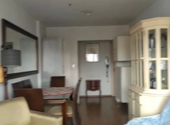 Imagem Excelente apartamento, bem ventilado, 1 dormitório com piso laminado, living para 2 ambientes, banh...