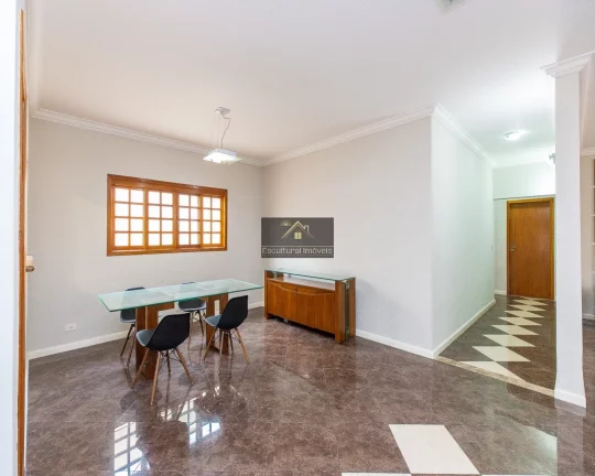 Imagem CASA TÉRREA ESPAÇOSA 306 M 3 SUÍTES 3 SALAS AMPLAS 6 VAGAS DE GARAGEM EM MEIO A MUITA NATUREZA LOCAL CALMO AO LADO DO CLUBE DE CAMPO SÃO PAULO GOLF