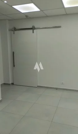 Imagem Conjunto comercial para locação com 104m², vista para Avenida Ana Costa.