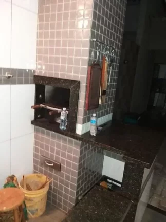 Imagem Casa Usada para Venda em Maringá, Jardim Olímpico, 4 dormitórios, 1 suíte, 2 banheiros, 3 vagas