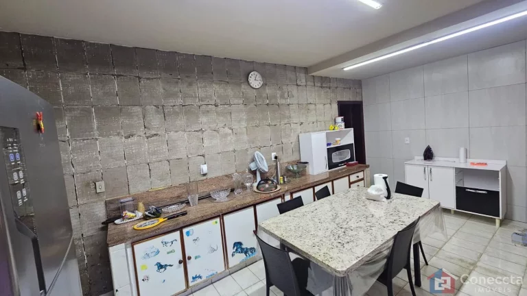 Imagem Casa à venda no bairro São Francisco em Patos de Minas – 4 quartos, suíte, 255m² de área construída