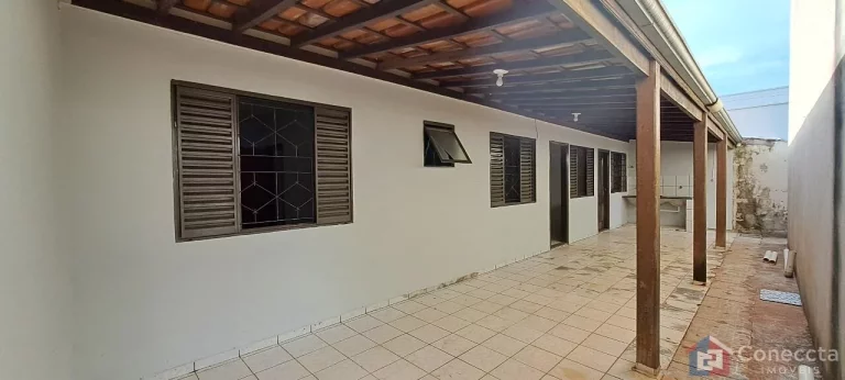 Imagem Prédio à Venda com 4 Apartamentos + Meia Água no Bairro Pelluzo – Patos de Minas/MG | Ótima Renda!