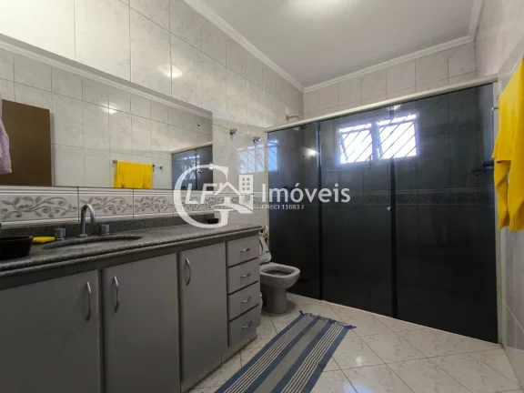 Imagem Oportunidade única: Casa comercial com 7 quartos e 6 vagas de garagem na Vila Carvalho, Campo Grande-MS!