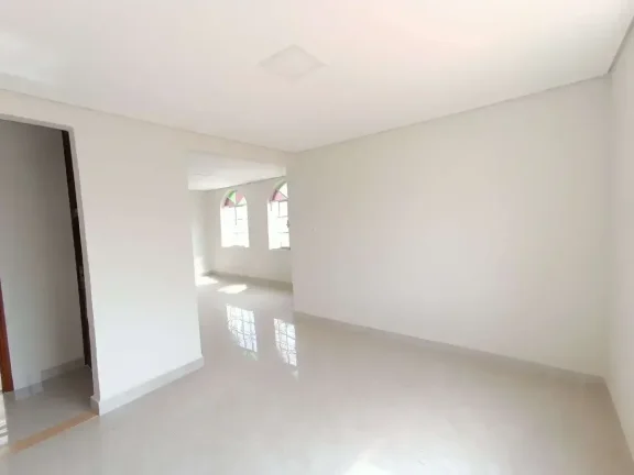 Imagem Apartamento de 3 Quartos com Suíte e DCE para Locação.