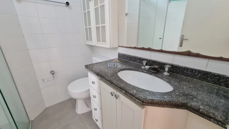 Imagem Vende apartamento de 80m², com 3 dormitórios, sendo 1 suíte e 2 vagas.
