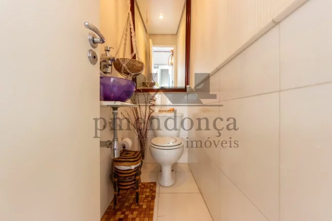 Imagem Charmosa cobertura triplex em Higienópolis, com varanda ampla e agradável.
