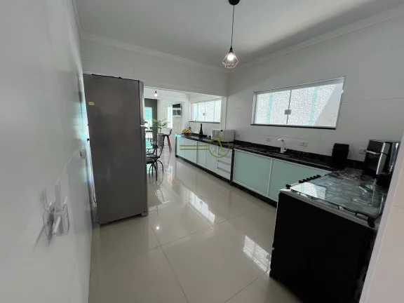 Imagem Sobrado a venda 300 metros da praia 5 dormitórios Piscina e churrasqueira