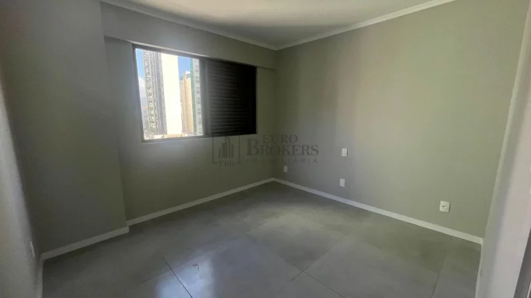 Imagem Apartamento Quadra Mar com 03 dormitórios à venda no Centro de Balneário Cambori