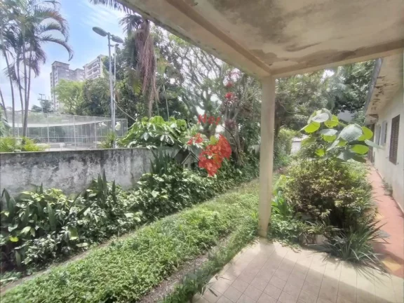 Imagem Terreno à venda com 1 casa antiga em São Bernardo do Campo, no Jardim do Mar.