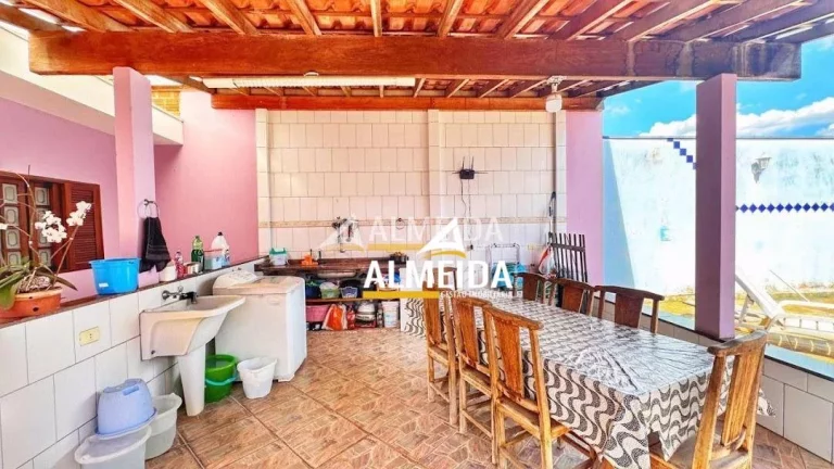 Imagem Casa com 3 dormitórios à venda, 179 m² por R$ 700.000,00 - Vila Operária - Rio Claro/SP