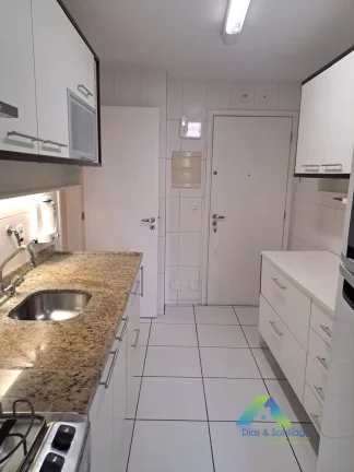 Imagem Apartamento de 101m² com 3 dormitórios, 2 suítes, 2 vagas cobertas em localização privilegiada na área nobre da Vila Mariana/Zsul..