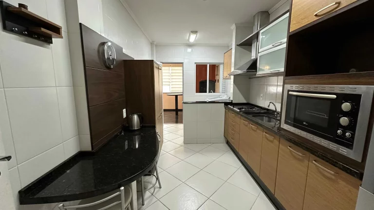 Imagem Apartamento com 3 dormitórios sendo 1 suíte e 1 vaga de garagem em Balneário Camboriú/Sc