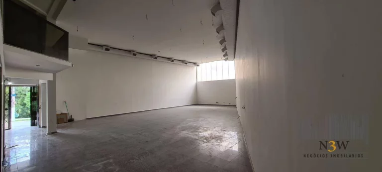 Imagem Prédio comercial para locação na Rua Pio XI São Paulo SP com 942m², 3 pavimentos e 12 vagas de garagem