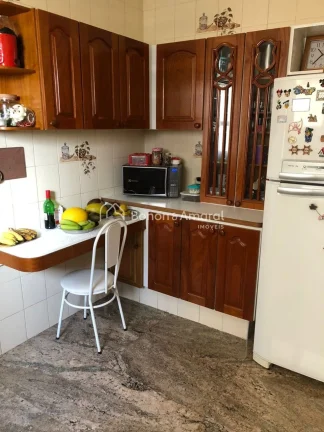 Imagem Localizado em um dos endereços mais desejados, este imóvel espaçoso de 186m² oferece todo o conf...