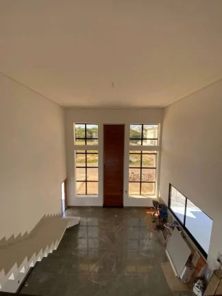 Imagem Casa no Condomínio Lago Paranoá - Amplos Espaços e Conforto!
