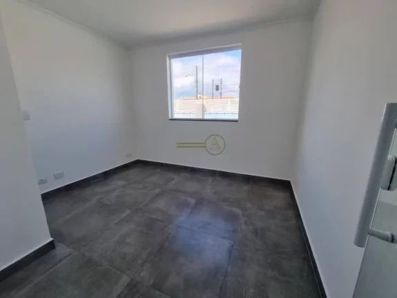 Imagem Casa térrea, alto padrão, de esquina e apenas 150 metros da praia, à venda