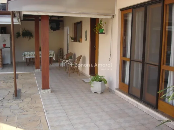 Imagem Casa à venda no Condomínio Terras do Caribe, em Valinhos, com 3 dormitórios, sendo 1 suíte. A re...