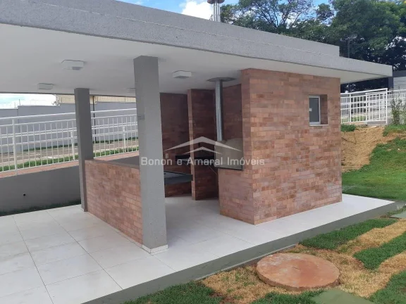 Imagem Apartamento de 57m² completo em armários planejados e com ar condicionado na sala e nos quartos. S...
