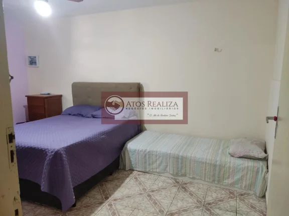 Imagem Vendo Oportunidade no Jardim Fraternidade. Casa Terreno, com 200m2 de área Total, o imóvel conta com, 3 dormitórios, sendo 1 Suíte, 2 vagas de Garagem, Edícula de 3 cômodos, Lavanderia, Aceita Financiamento, aceita Permuta. Valor de Oportunidade R$ 530K, 