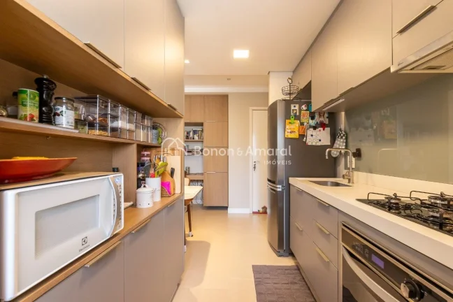 Imagem Apartamento à venda com 2 suítes no Cambuí. Possui 72m² e foi reformado com projeto de arquiteta...