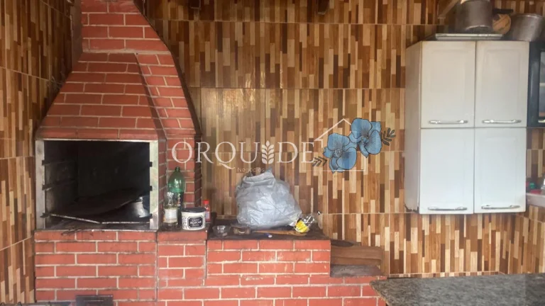 Imagem Chácara à venda em Rio Verde-GO: 3 quartos, 1 suíte, 1 sala, 2 banheiros, 2 vagas de garagem, 180m² de área. Aproveite!