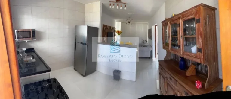 Imagem Casa à venda em Maricá-RJ: 2 quartos, 1 sala, 3 banheiros, 5 vagas de garagem, 141 m² no Jardim Atlântico Leste. Venha conferir!