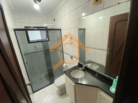 Imagem Imperdível! Apartamento à venda em Praia Grande-SP, Canto do Forte. 2 quartos, 1 suíte, 2 salas, 3 banheiros, 1 vaga. Condomínio Palm Beach, a 300m da praia.