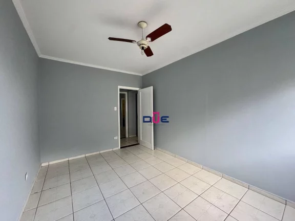 Imagem Apartamento com 3 dormitórios sendo 1 suite e dep completa deempragada na quadra da praia à venda, 137 m² por R$ 790.000 - Gonzaga - Santos/SP
