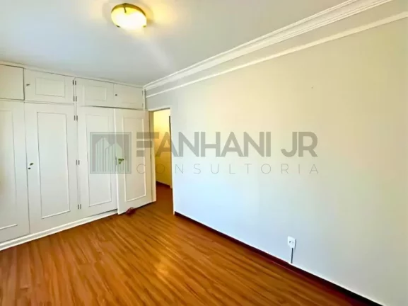 Imagem Apartamento para modernização no Jardim Paulista: 3 Quartos, 1 Suíte, 3 Salas, 3 Banheiros, 2 Vagas, 210m². Venha Conhecer!