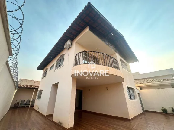 Imagem Casa com 3 dormitórios à venda, 303 m² por R$ 900.000,00 - Setor Central - Itumbiara/GO