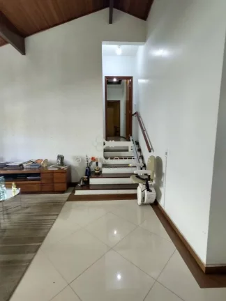 Imagem Casa à venda na Granja Viana – 3 dormitórios, 1 suíte !
