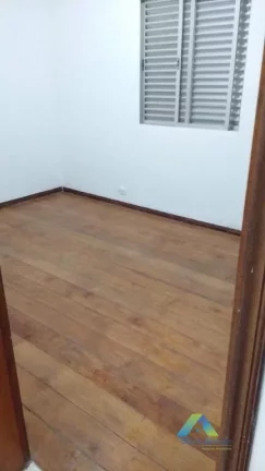 Imagem Linda casa 3 dormitórios,sendo 1 suite, 3 vagas de garagem, lavanderia, quintal com localização privilegiada fácil acesso a comércios .
