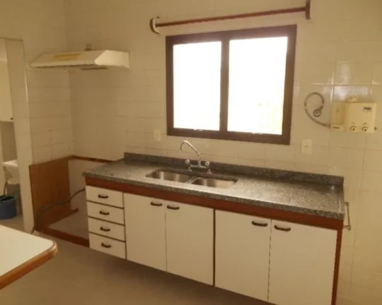 Imagem Apartamento à venda no Guarujá na Praia das Pitangueiras.
