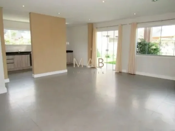 Imagem Casa em Condomínio de Alto Padrão em São João do Rio Vermelho - Florianópolis-SC: 4 quartos, 2 suítes, 2 salas, 3 banheiros, 1 vaga, 200m².
