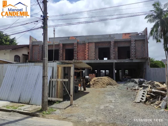 Sobrado Geminado em Construção Zona Norte em Joinville