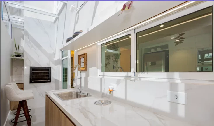 Imagem Sobrado em Condomínio de 3 quartos no bairro Santa Felicidade