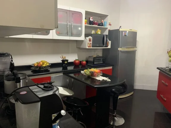 Imagem LUXO, LAZER E SEGURANÇA TOTAL: CASA COMPLETA COM PISCINA POR R$ 1.3 MILHÃO!
