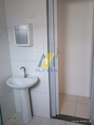 Imagem Cansado de pagar caro por um lugar pequeno? Olha essa casa com quintal.