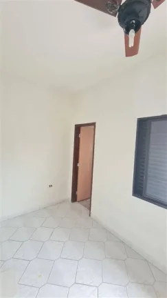 Imagem CASA COM 70 m² - MARACANÃ - PRAIA GRANDE SP