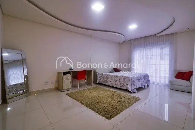 Imagem Este imóvel apresenta um projeto que privilegia a privacidade e o conforto, oferecendo ambientes am...