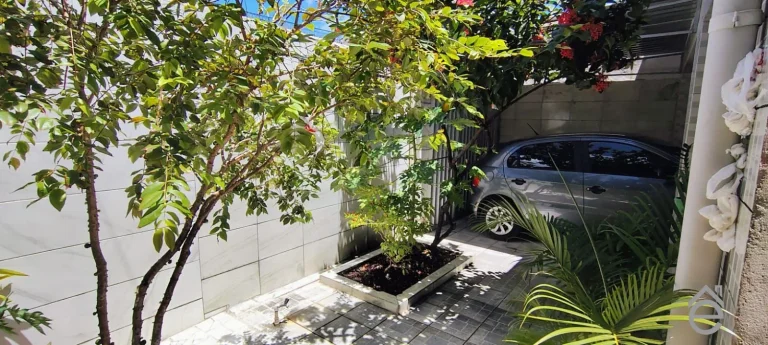 Imagem Casa à venda no Vergel do Lago, 2/4 sendo 1 suíte, jardim, 1 vaga, 137m2