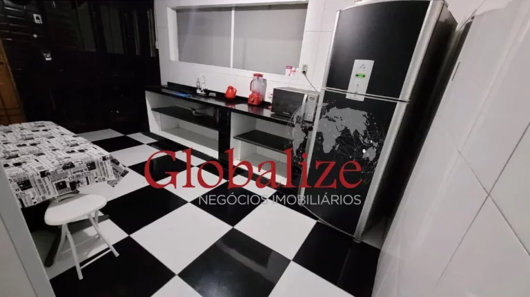 Imagem Lindo sobrado com 3 dormitórios em Santos no bairro do Estuário espaçoso com garagem para 2 carros e uma moto por R$ 856.000,00 à venda ou troca.