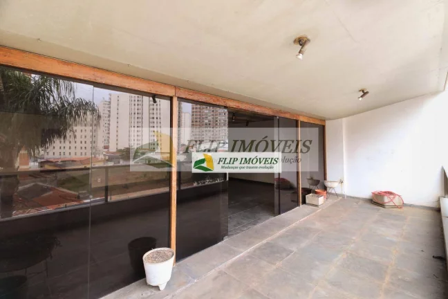 Imagem More em um apartamento com 207 m², 4 suítes, 2 vagas de garagem no miolo do Cambuí - Campinas - SP