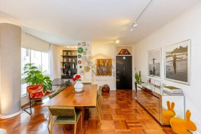 Imagem Apartamento amplo e reformado, com 174 m² de área útil, pé-direito alto, excelente iluminação ...