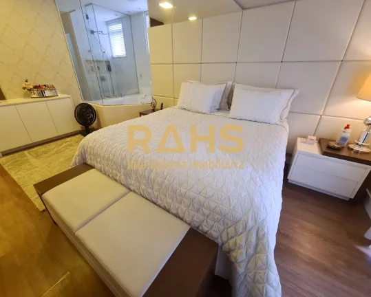 Imagem O Apartamento é composto por: Suíte master com 40,84m² contendo amplo closet e banheira. Aquecime...