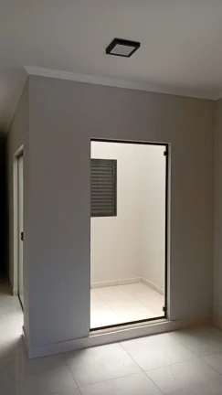 Imagem Casa em Condomínio de Alto Padrão no Horto Florestal - 3 quartos, 1 suíte, 2 salas, 85,58 m² - Sorocaba-SP